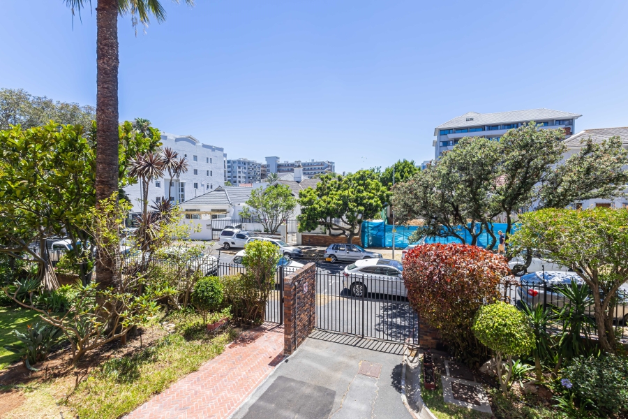 2 Bedroom Property for Sale in Sea Point Western Cape
